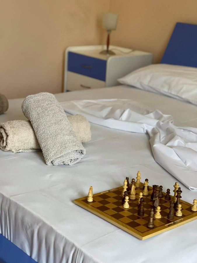 Kristi Apartment 2 Min To Sea Netflix & Espresso Station Sarandë 外观 照片