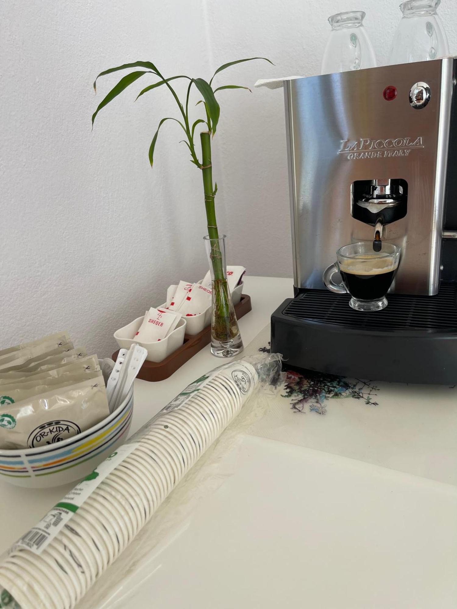 Kristi Apartment 2 Min To Sea Netflix & Espresso Station Sarandë 外观 照片