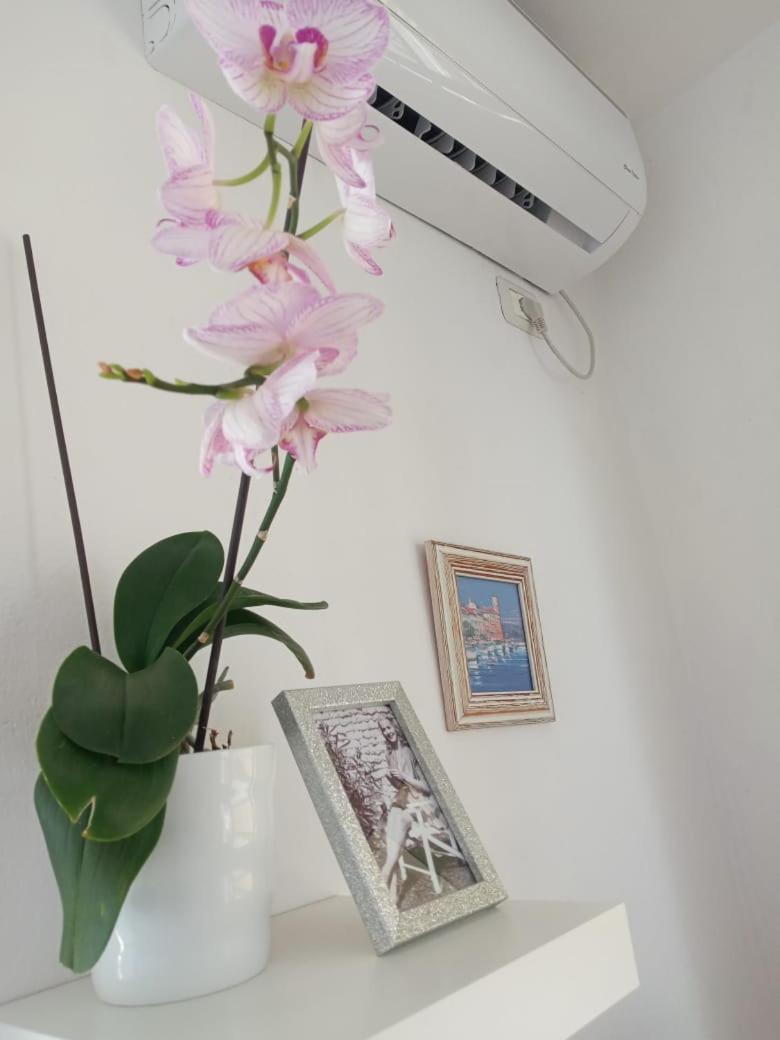 Kristi Apartment 2 Min To Sea Netflix & Espresso Station Sarandë 外观 照片
